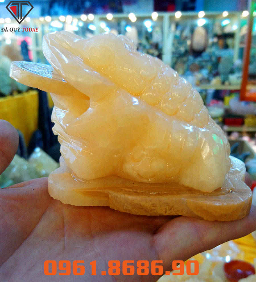 Cóc ngậm tiền bằng đá ngọc hoàng long