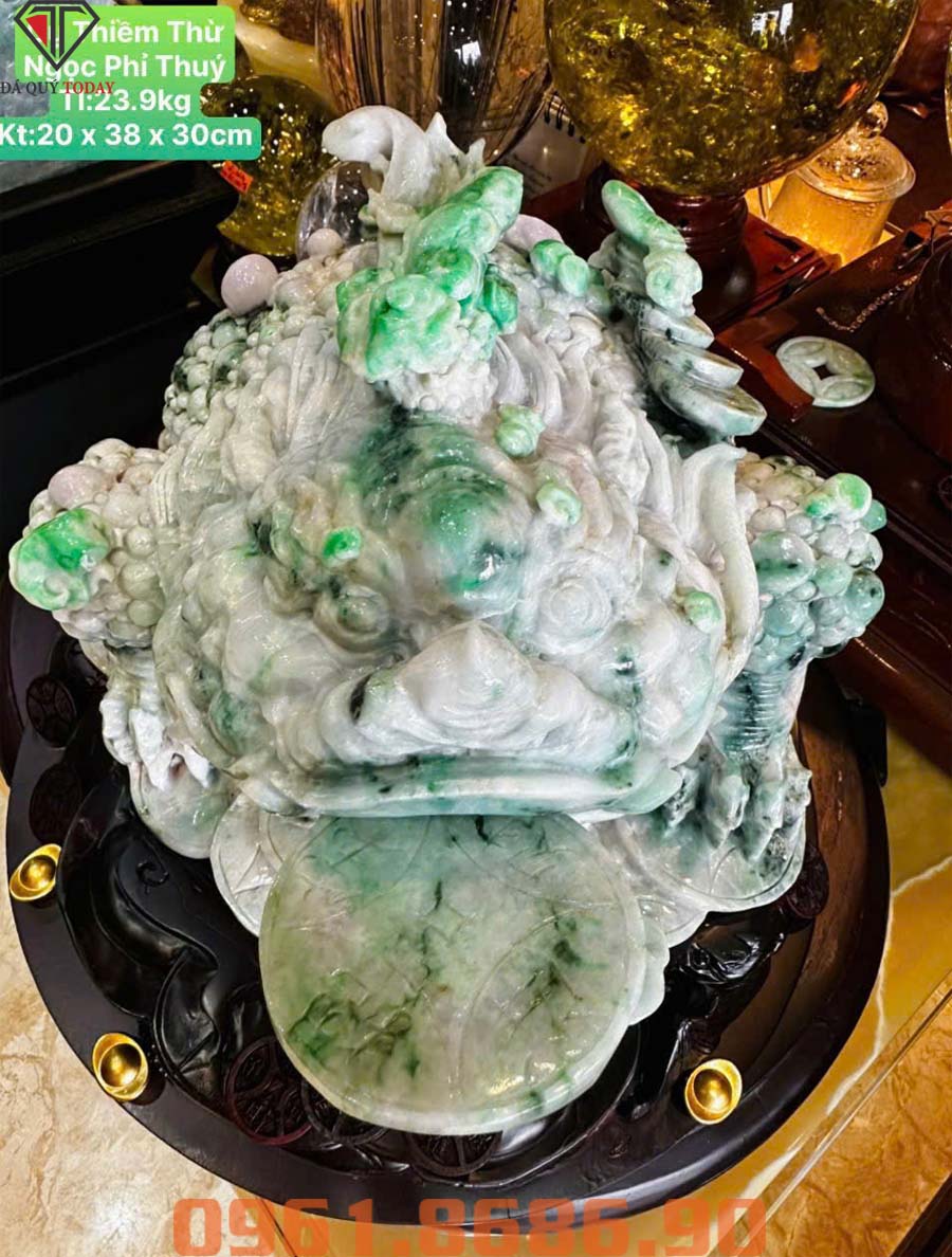 Cóc ngậm tiền bằng ngọc phỉ thúy